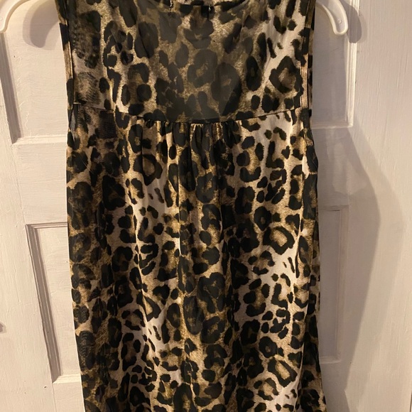 Sleeveless cheetah print top - Picture 2 of 2